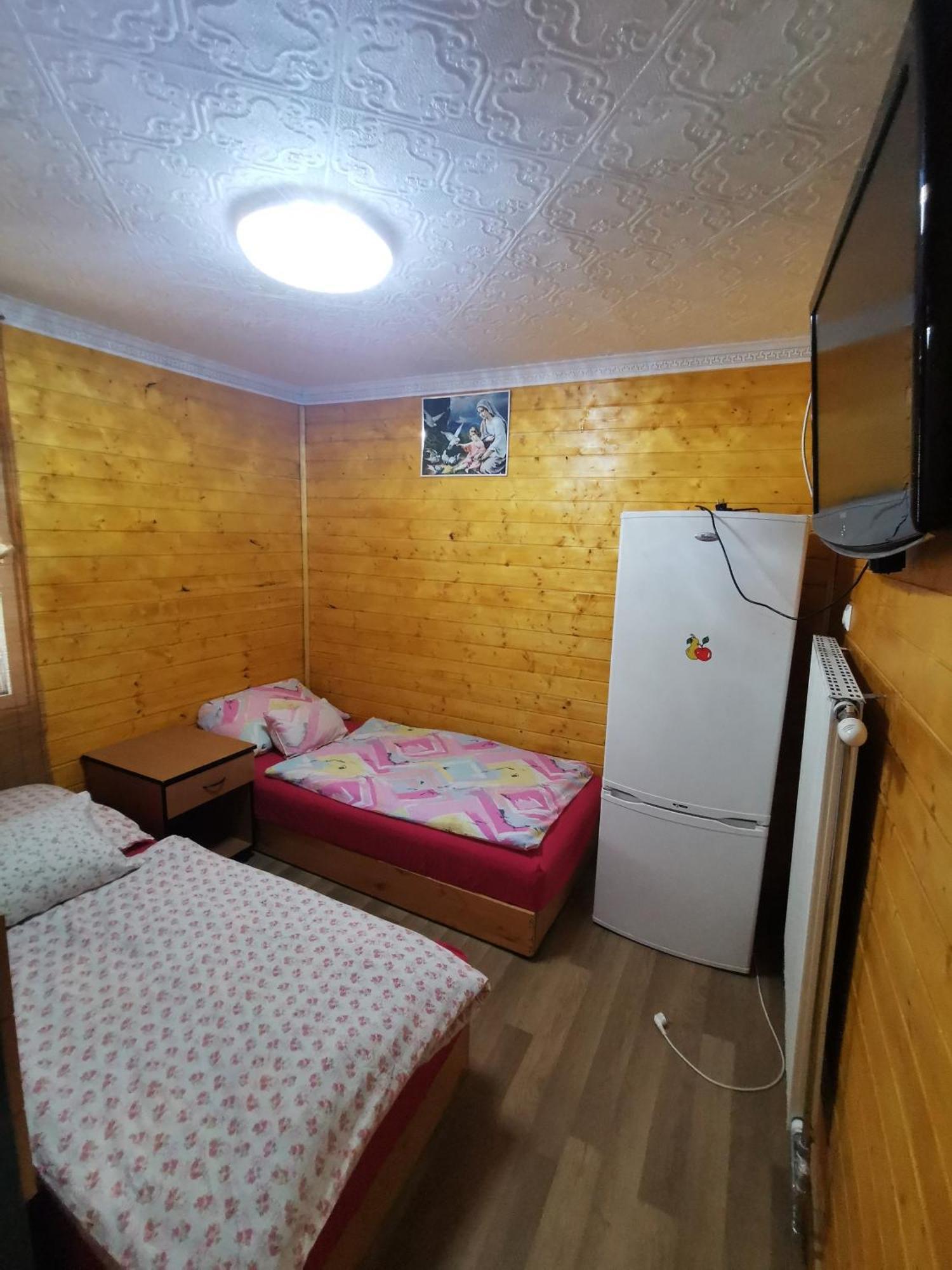 Edit Vendégház Tiszaújváros Chambre photo